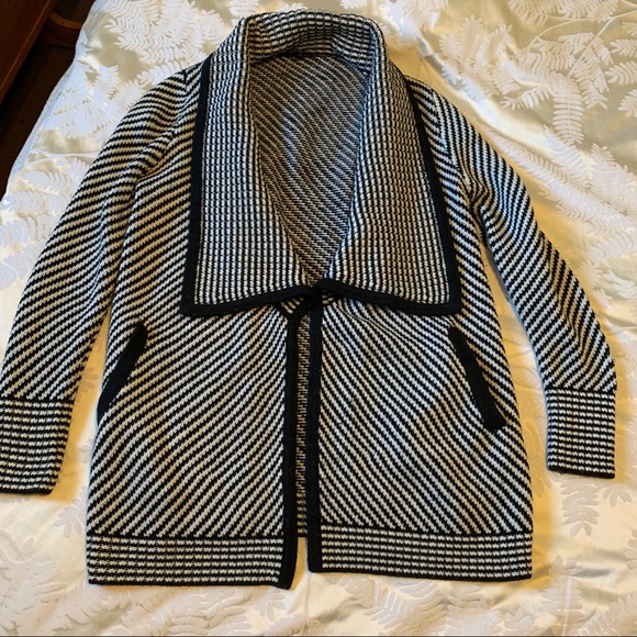 Dynamite Black & White Knit Sweater - Picture 5 of 6